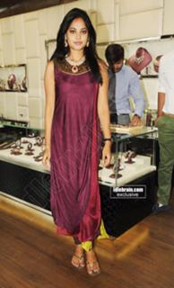 Bindhu Madhavi feet photo 3
