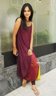 Bindhu Madhavi feet photo 2