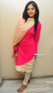 Bindhu Madhavi feet photo 2