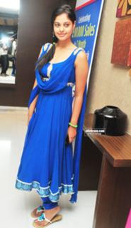 Bindhu Madhavi feet photo 5