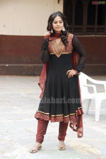 Bindhu Madhavi feet photo 6
