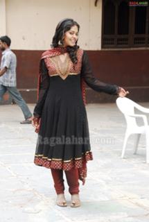 Bindhu Madhavi feet photo 5