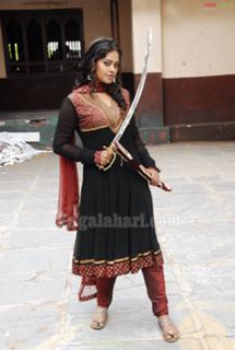 Bindhu Madhavi feet photo 4