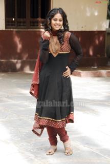 Bindhu Madhavi feet photo 3