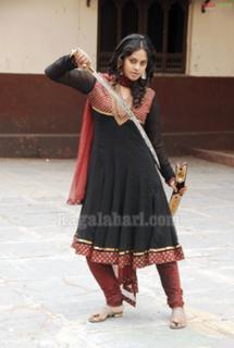Bindhu Madhavi feet photo 18