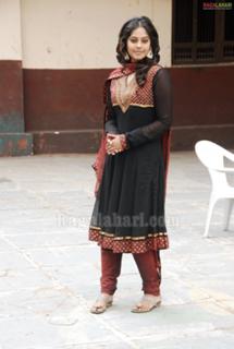 Bindhu Madhavi feet photo 15