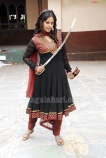 Bindhu Madhavi feet photo 12