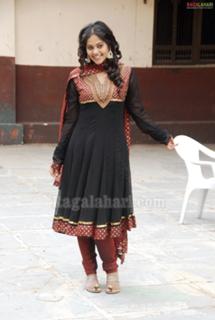 Bindhu Madhavi feet photo 10