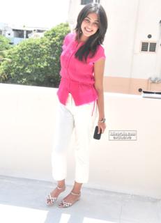 Bindhu Madhavi feet photo 19