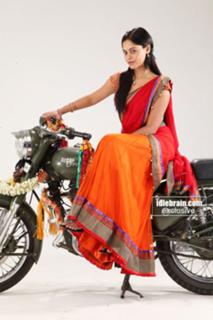 Bindhu Madhavi feet photo 8