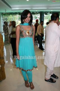 Bindhu Madhavi feet photo 14