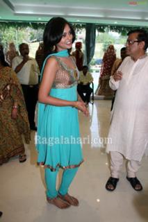 Bindhu Madhavi feet photo 13