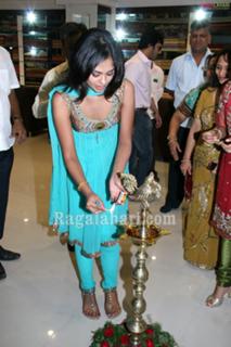 Bindhu Madhavi feet photo 11