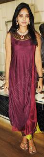 Bindhu Madhavi feet photo 10