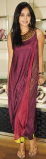 Bindhu Madhavi feet photo 9