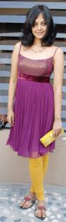 Bindhu Madhavi feet photo 16