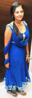 Bindhu Madhavi feet photo 11