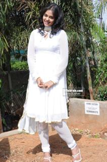 Bindhu Madhavi feet photo 8