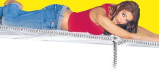 Bipasha Basu feet photo thumbnail
