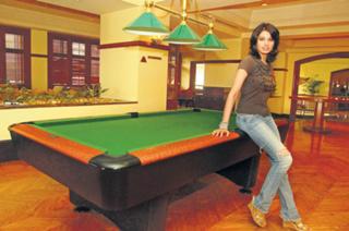 Bipasha Basu feet photo thumbnail