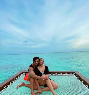 Bipasha Basu feet photo thumbnail
