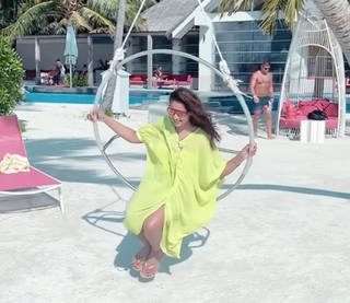 Bipasha Basu feet photo thumbnail