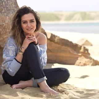 Birce Akalay feet photo thumbnail