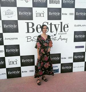 Birce Akalay feet photo thumbnail