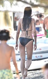 Birce Akalay feet photo thumbnail