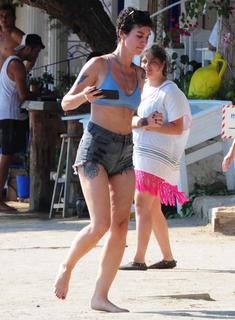 Birce Akalay feet photo thumbnail