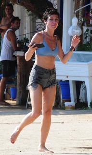 Birce Akalay feet photo thumbnail