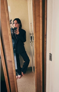 Birce Akalay feet photo thumbnail