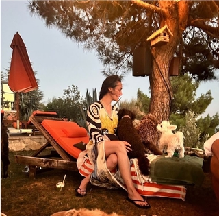 Birce Akalay feet photo thumbnail