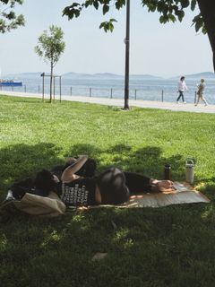 Birce Akalay feet photo thumbnail