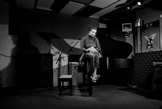 Björk feet photo thumbnail