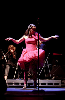 Björk feet photo thumbnail