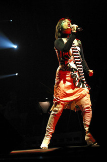 Björk feet photo thumbnail