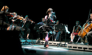 Björk feet photo thumbnail