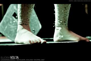 Björk feet photo thumbnail