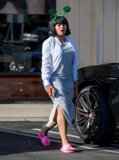 Blac Chyna feet photo thumbnail