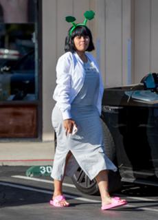 Blac Chyna feet photo thumbnail