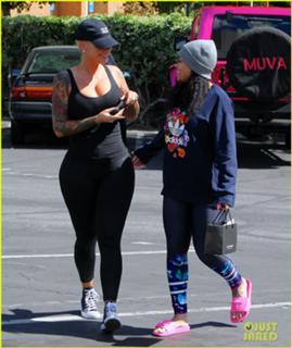 Blac Chyna feet photo thumbnail