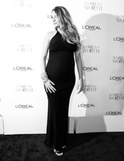 Blake Lively feet photo thumbnail