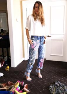 Blake Lively feet photo thumbnail