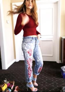 Blake Lively feet photo thumbnail