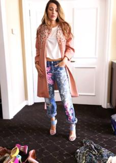 Blake Lively feet photo thumbnail