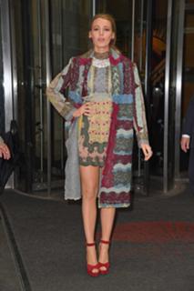 Blake Lively feet photo thumbnail