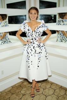 Blake Lively feet photo thumbnail