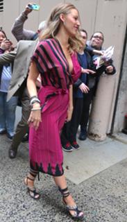 Blake Lively feet photo thumbnail