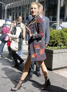 Blake Lively feet photo thumbnail